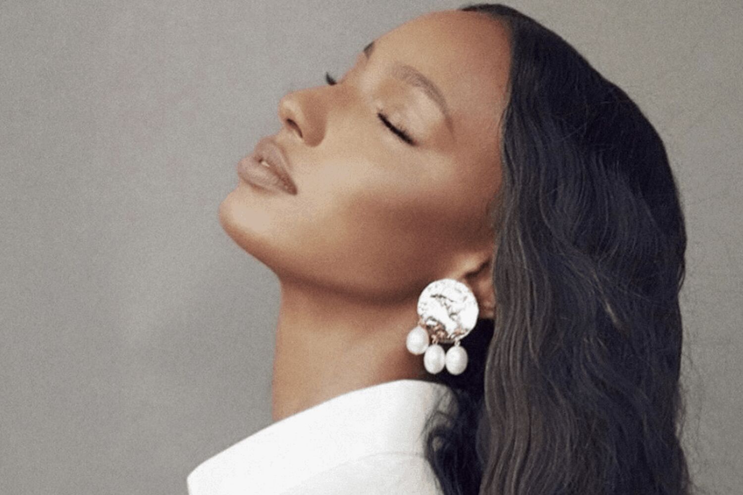 Egg Yolk Hair Mask: The DIY Recipe For Glossy Hair