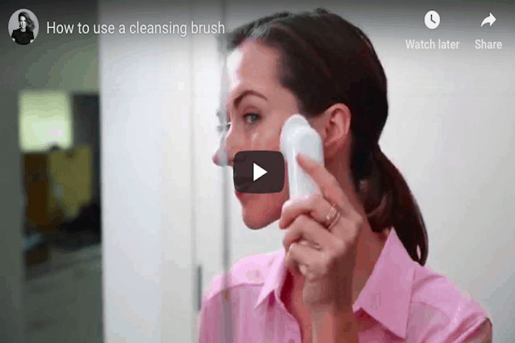 How To Use a Cleansing Brush