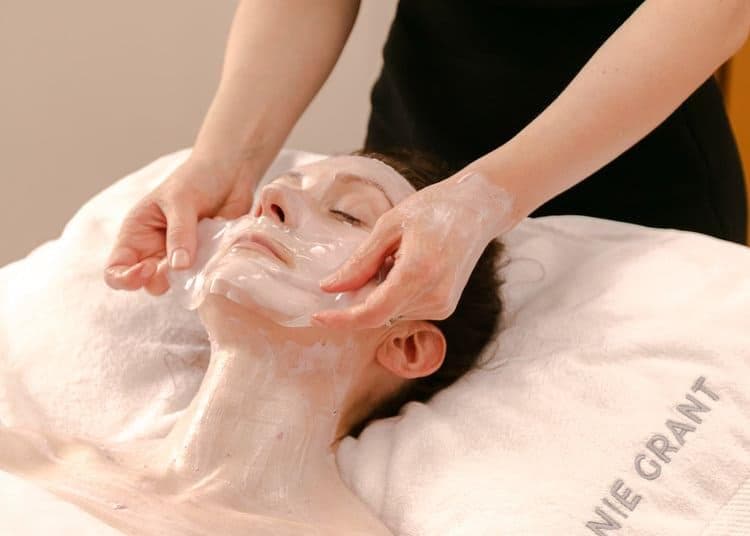 A Celebrity Facialist Schools Us In Winter Skincare