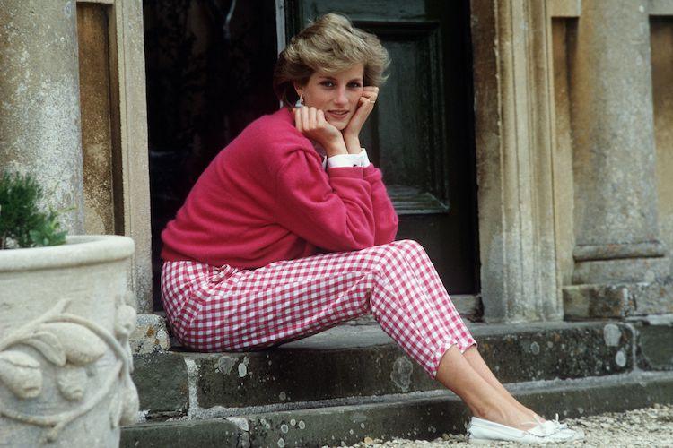 Princess Diana wearing neutral eyeshadow and natural makeup look from the 1991 Vogue UK shoot