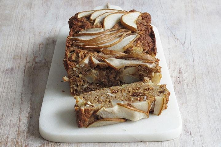 How to make a super healthy fig and pear loaf