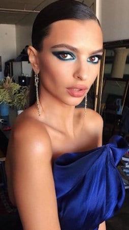 Emily'S Bold Blue Eye Look From The 2016 Emmys