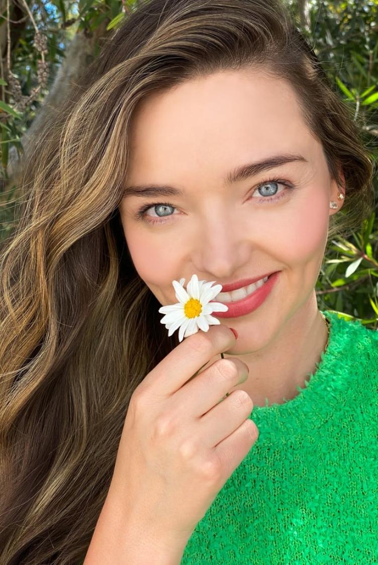 Miranda Kerr is reportedly a devoted jade roller fan. Source: Instagram @erezsabag