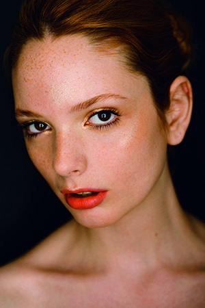 Avoid Highlighting Overly Oily Areas