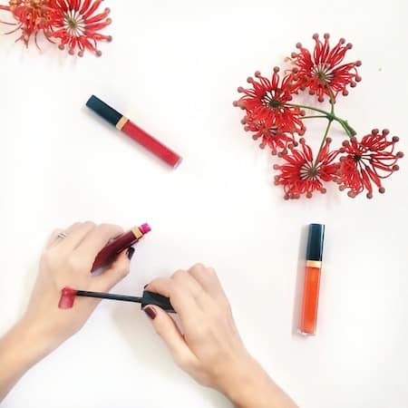 'caractére' is a dark red, 'chilli' a bright crimson and 'impulsion' an orange