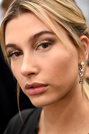 Hailey Baldwin Backstage At Tommy Hilfiger Fall 2016