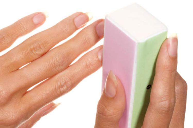 Save Yourself A Trip To The Salon By Safely Removing Your Gel Nail Polish At Home 0