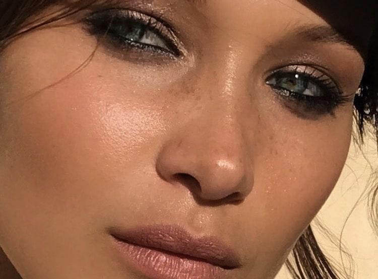 Bella Hadidby David Roemercopy