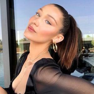 Instagram @Bellahadid