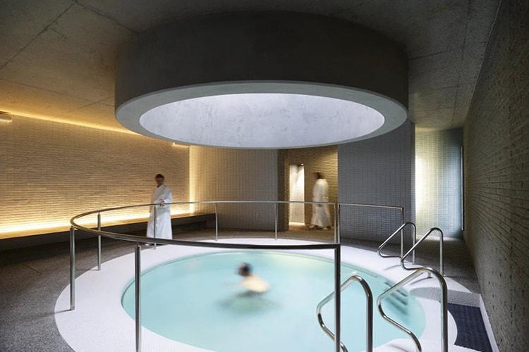 Relaxation area at Hepburn Bathhouse