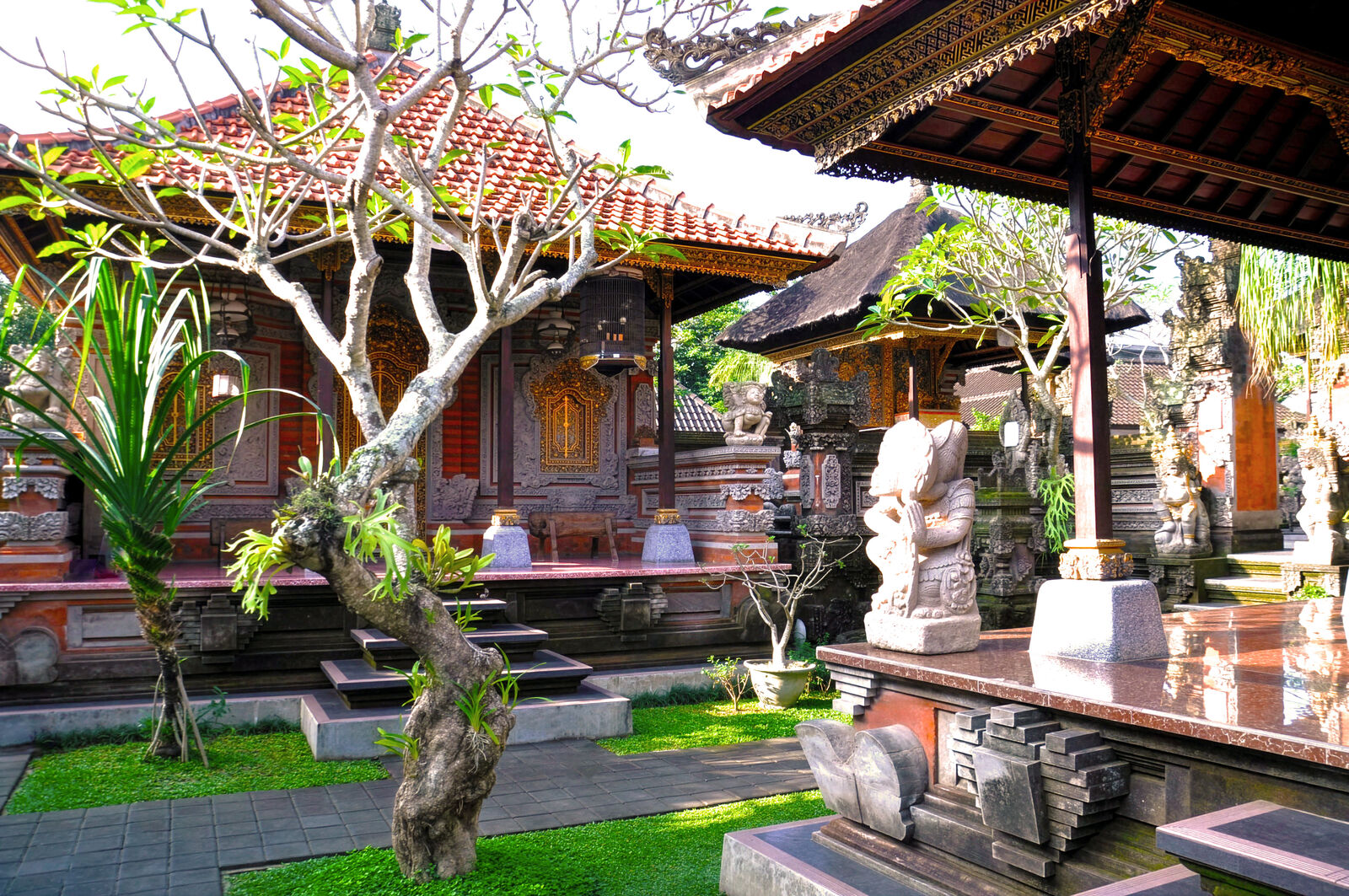 Balinese house and temple gardens at Paradisus by Meliá Bali