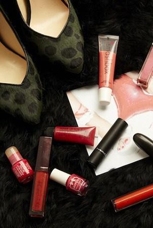 Isa Tapia discussing beauty discoveries from global travels