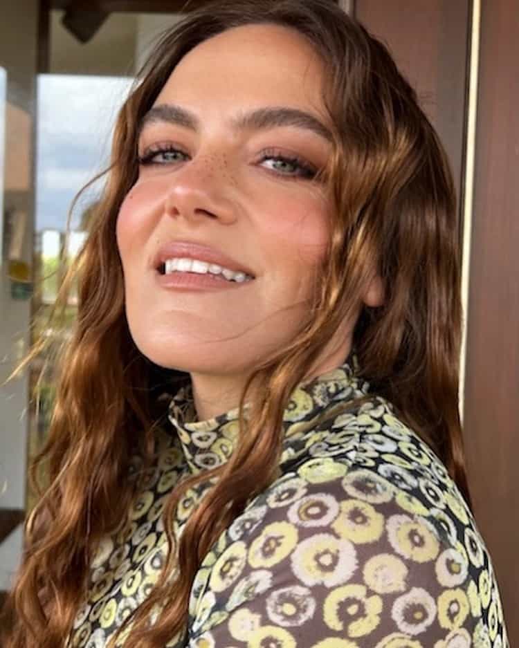 INSTAGRAM @JULIASTONE