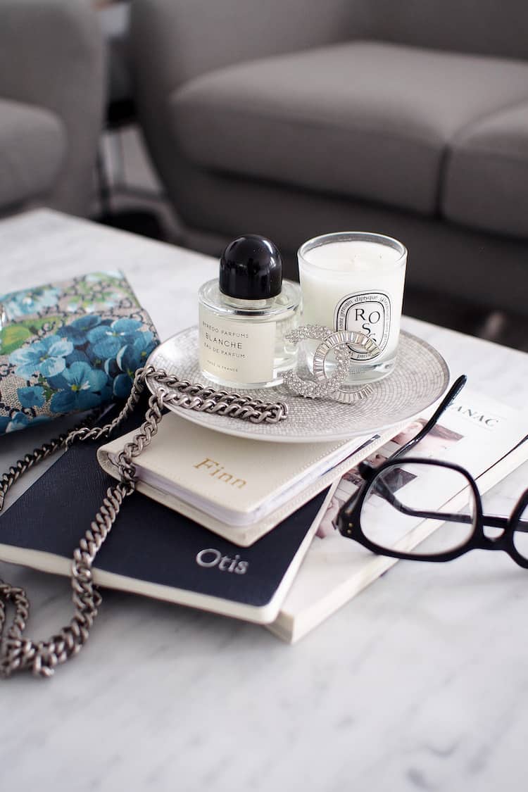 Michellelaustylebloggeraminuteawayfromsnowing