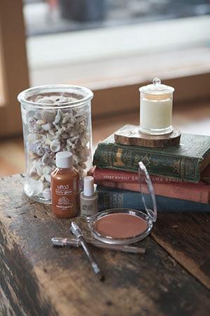 Ulta3 Keeps Her Downtime Look Beachy, Bronzed And Natural