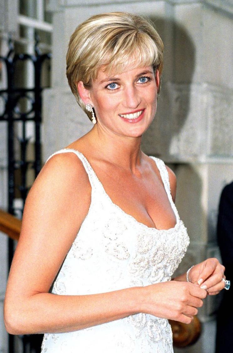 Princess Diana with defined eyes and voluminous lashes