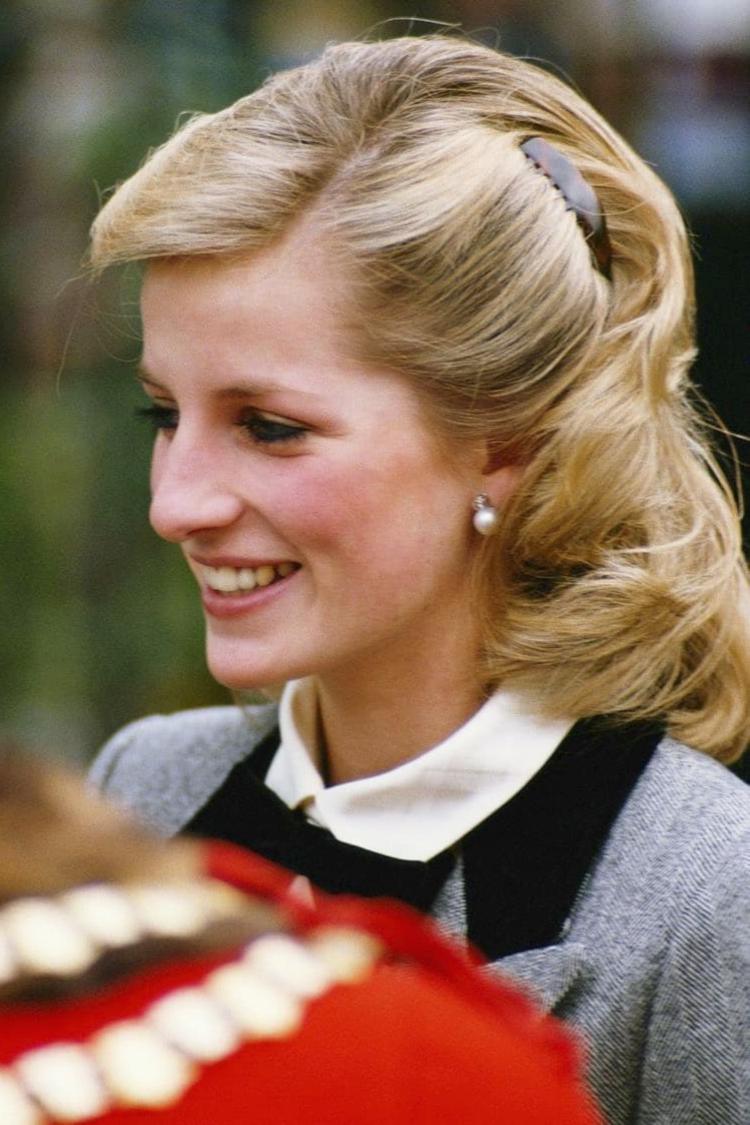 Princess Diana's iconic short blonde hairstyle