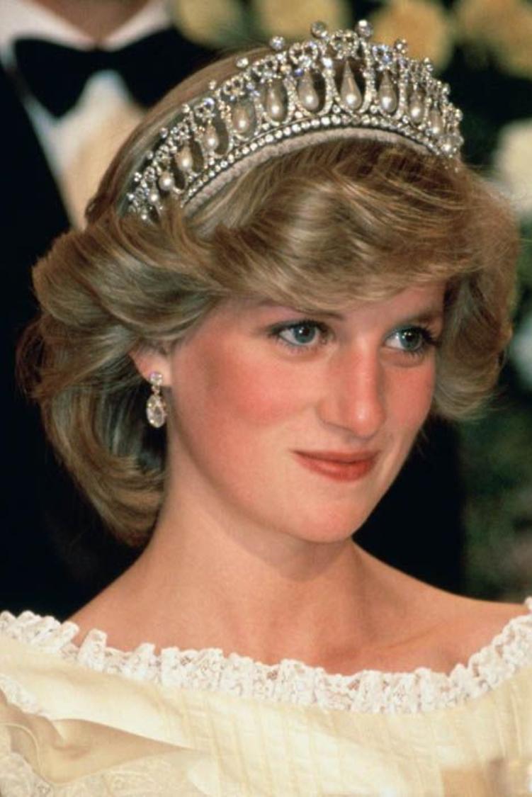Princess Diana's flawless base makeup at a formal event