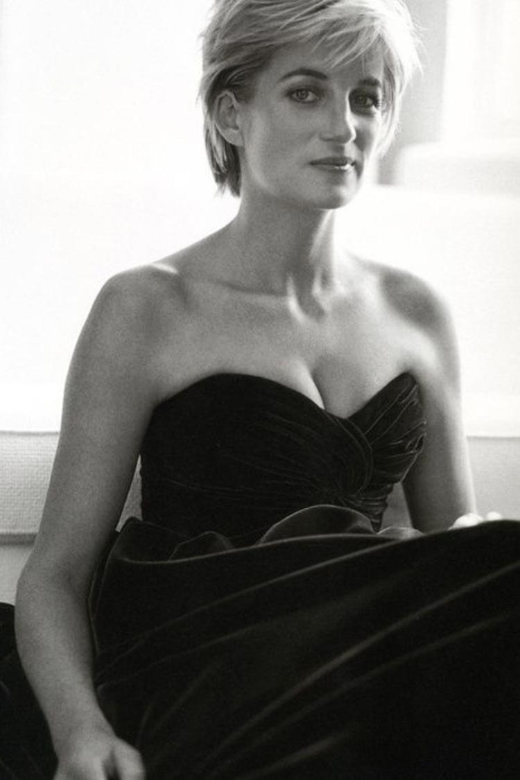 Princess Diana at a formal charity gala