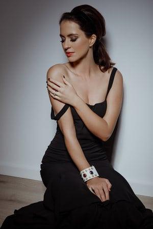 Three Luxe Beauty Looks Wearing This Festive Season