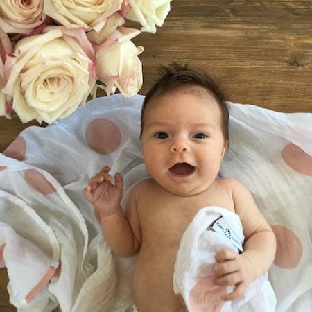 THE BEAUTIFUL LUELLA ENJOYING THE mama Maya muslin wrap