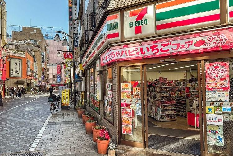 7 eloeven japan header 1
