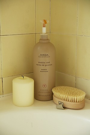  kirsten is a fan of aveda products and salons 