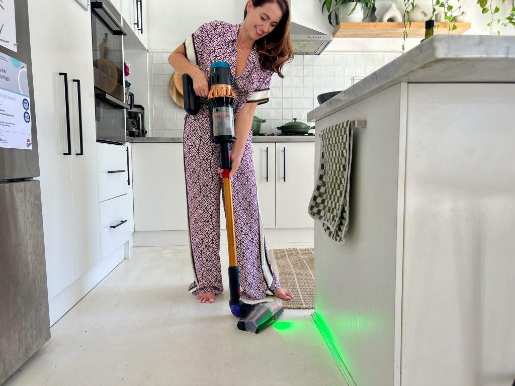 Dyson V16 Submarine wet roller head in use