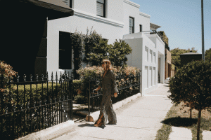 sigourney arriving for Profhilo® Structura